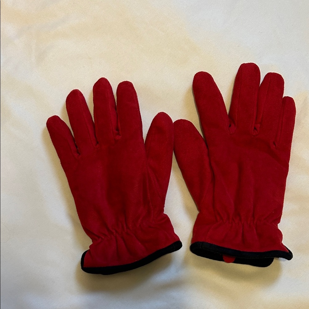 🐺 Coldwater creek faux suede red gloves